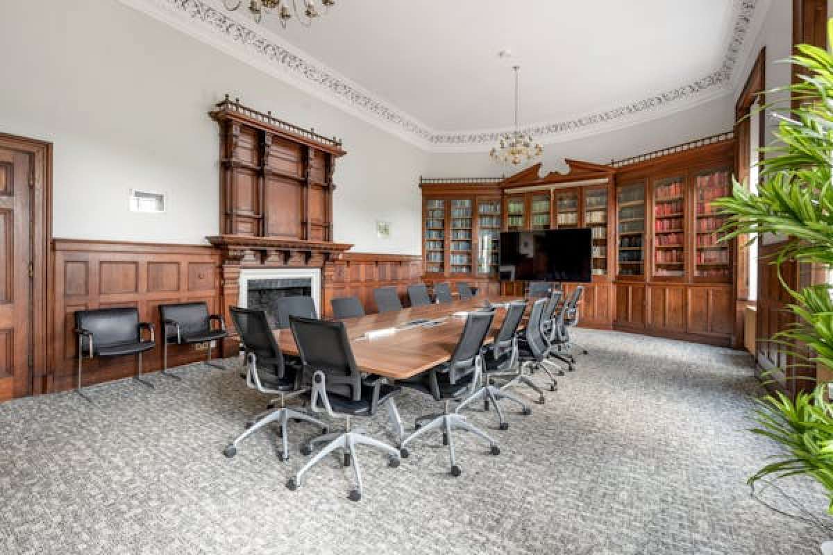 Office in Loughborough - photo 2