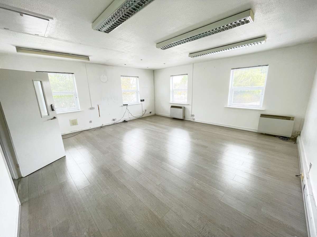 Office in Ashby De La Zouch - photo 2