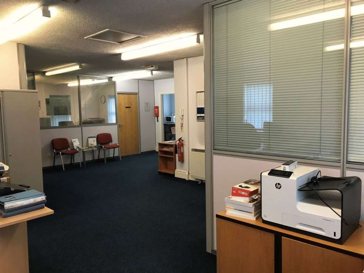 Office in Congleton - photo 3