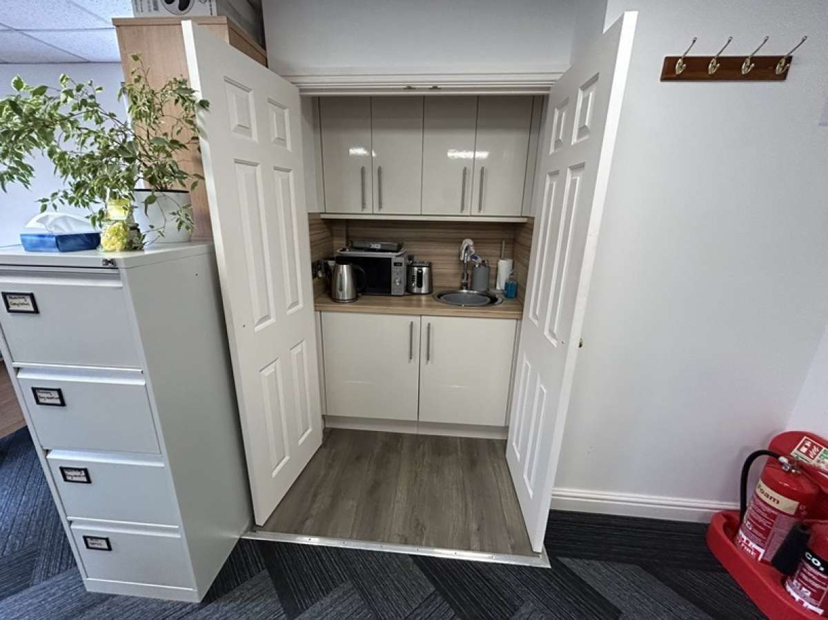 Office in Derby - photo 4
