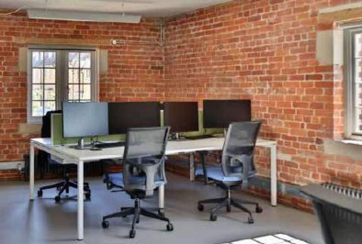 Office in Holt - photo 4