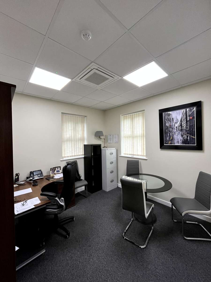 Office in Earls Colne - photo 4