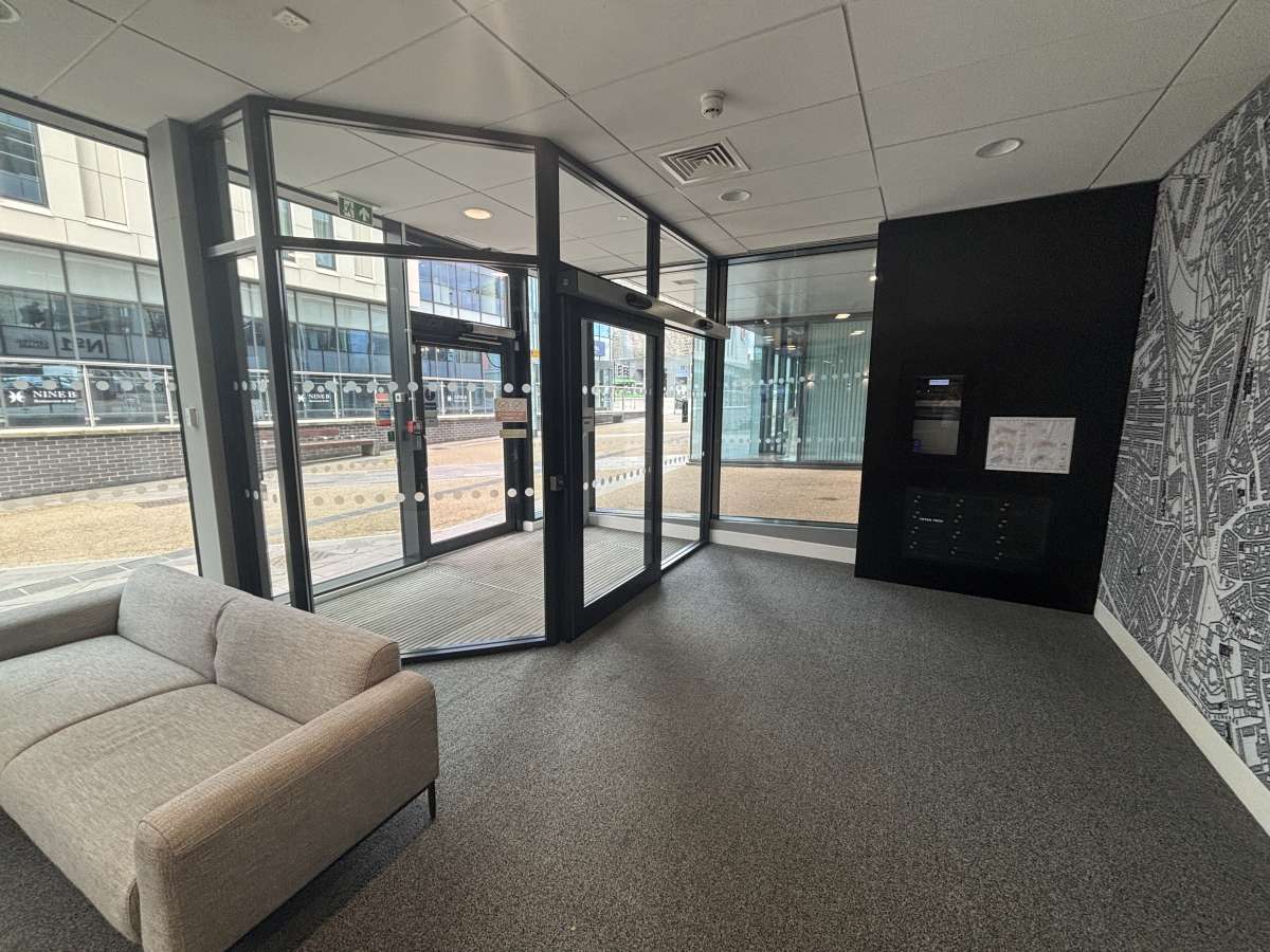 Office in Leicester - photo 4