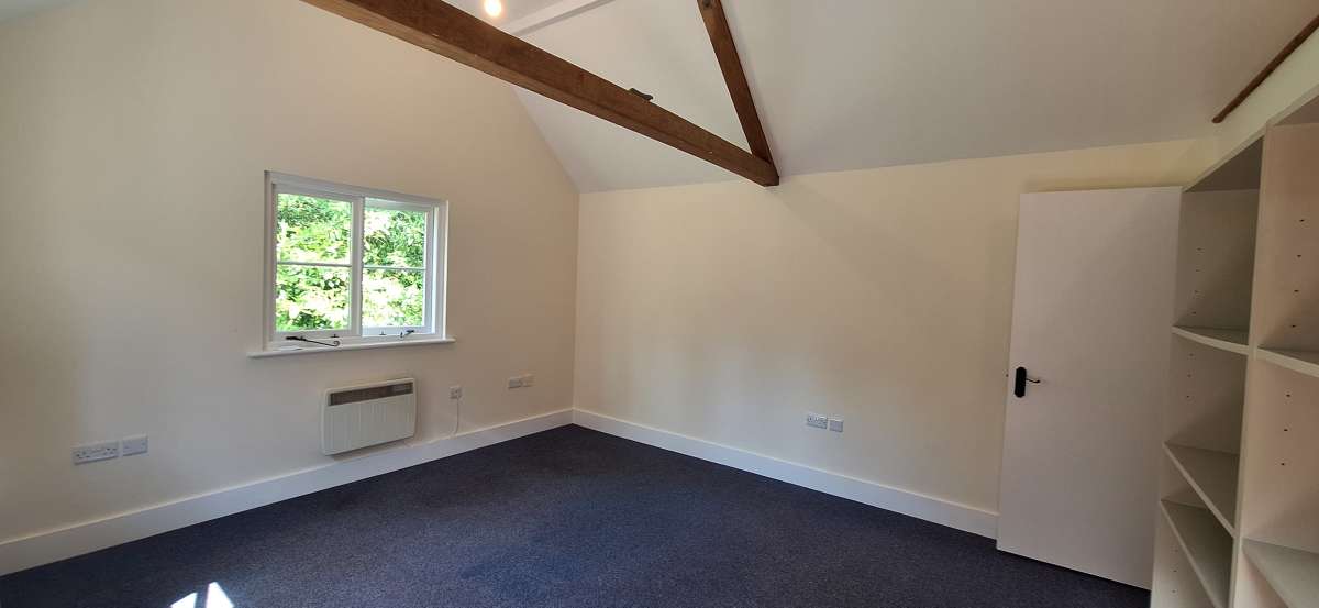 Office in Horsham - photo 3