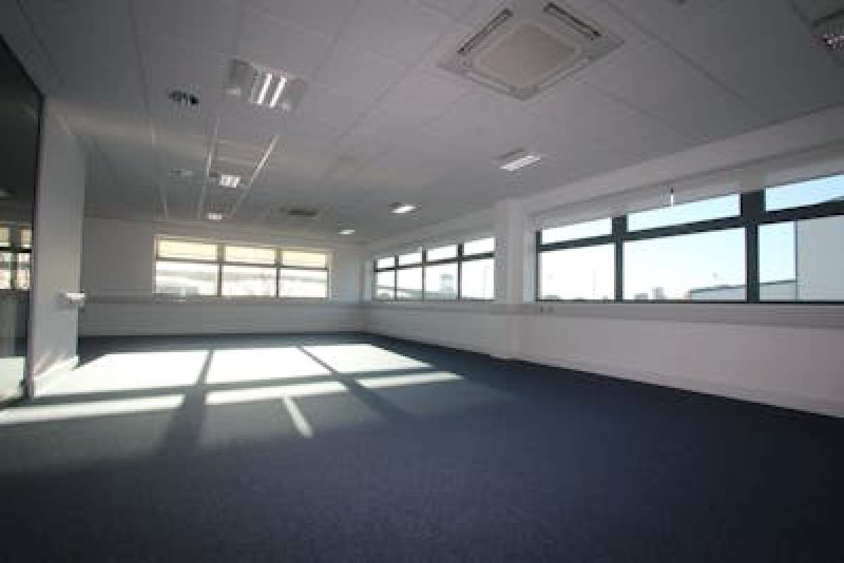 Office in Southampton - photo 3