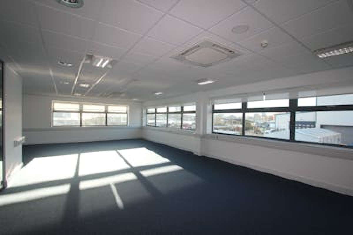 Office in Southampton - photo 3