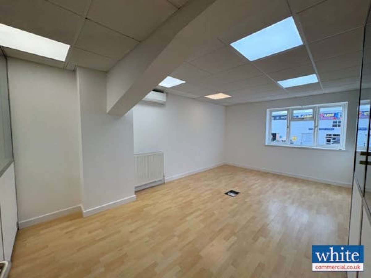 Office in Bicester - photo 3