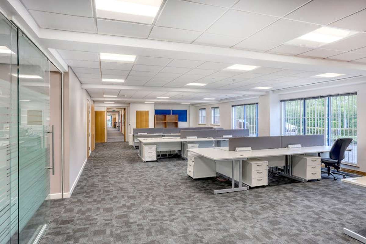 Office in Reading - photo 4