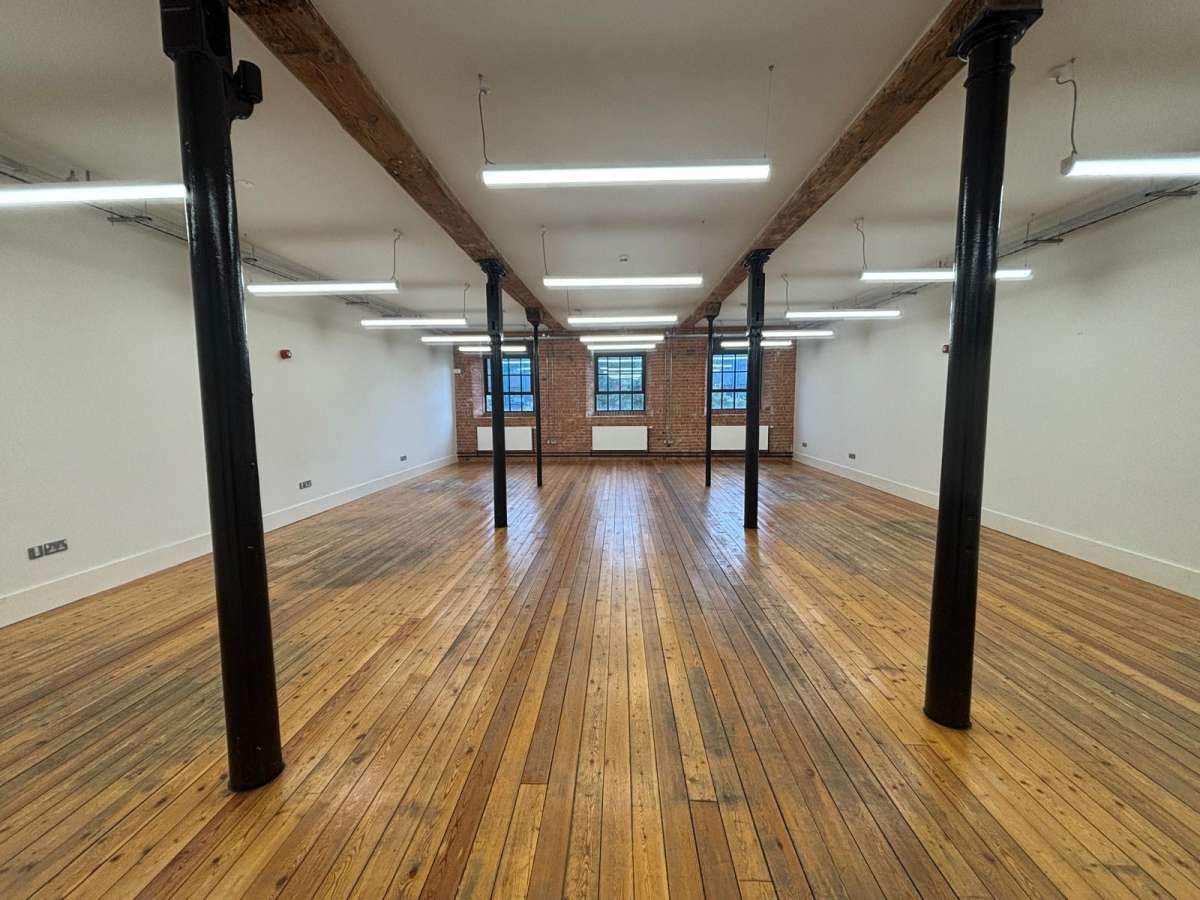 Office in Leicester - photo 3