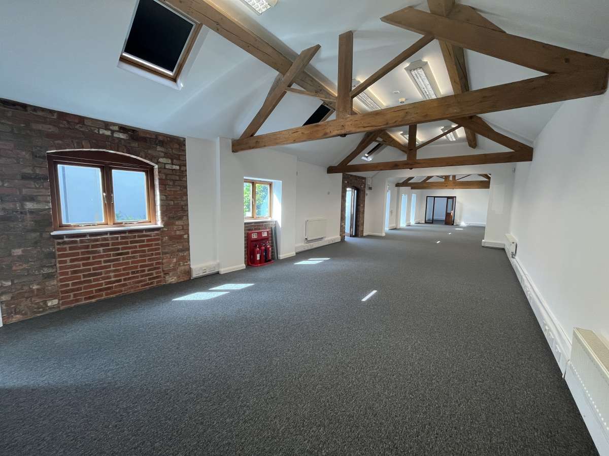 Office in Newtown Unthank - photo 3