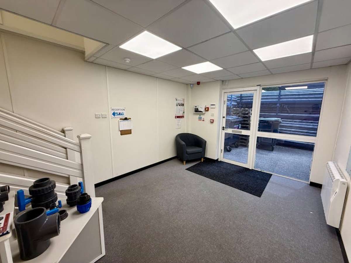 Office in Wimborne - photo 4