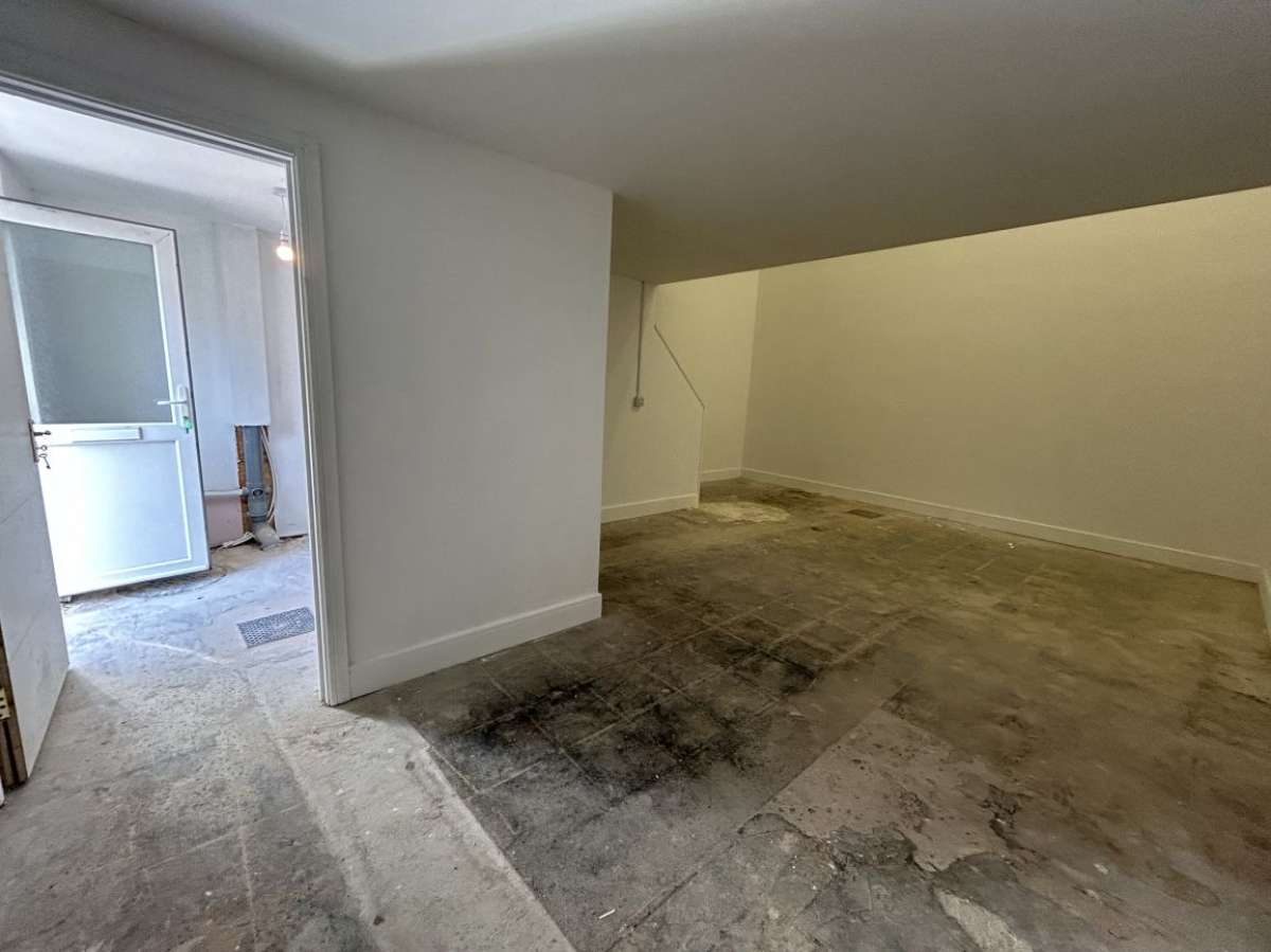 Office in Saltash - photo 3