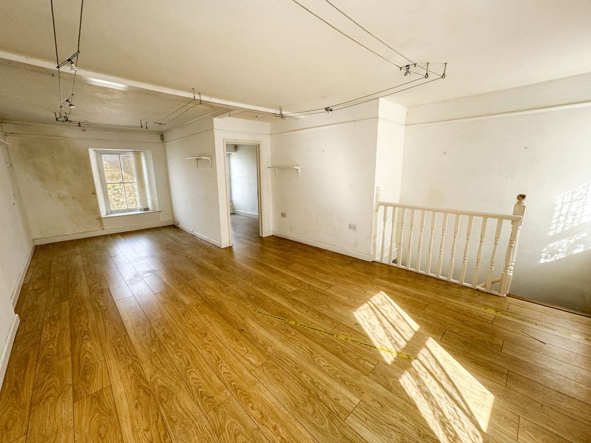Office in Hayle - photo 2