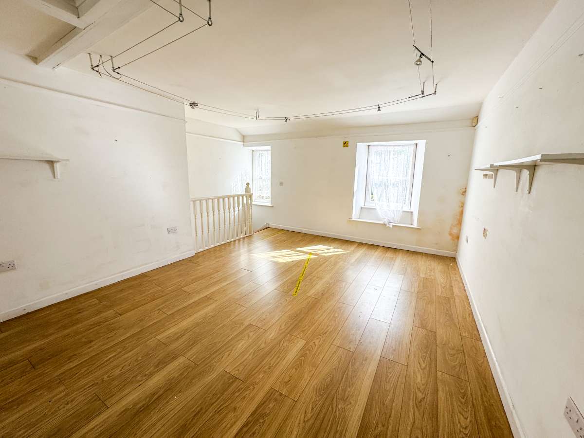 Office in Hayle - photo 3