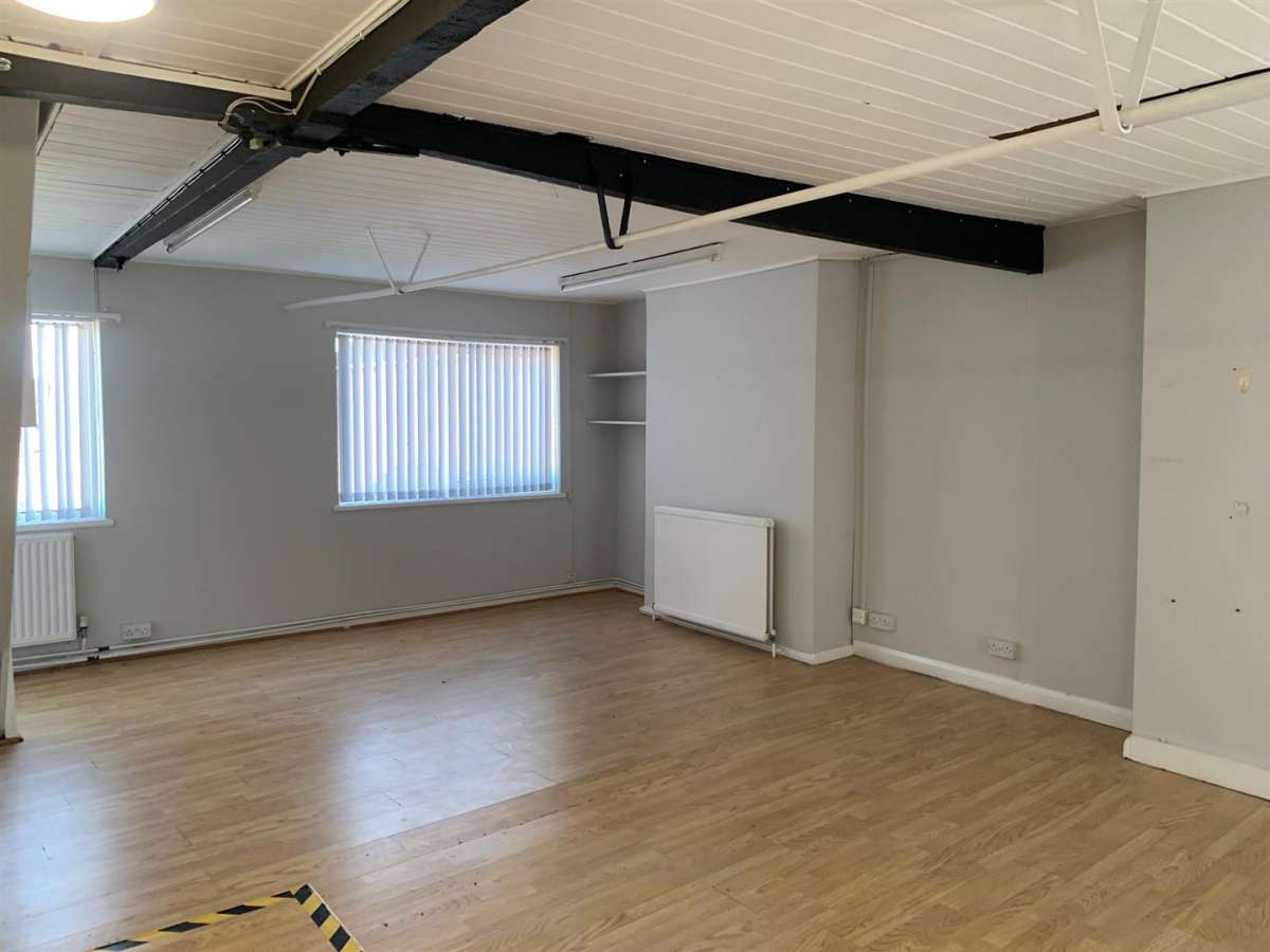 Office in Shepshed - photo 3