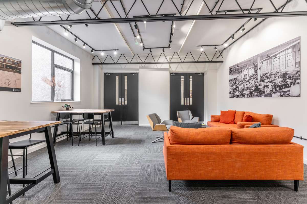 Office in Gloucester - photo 3