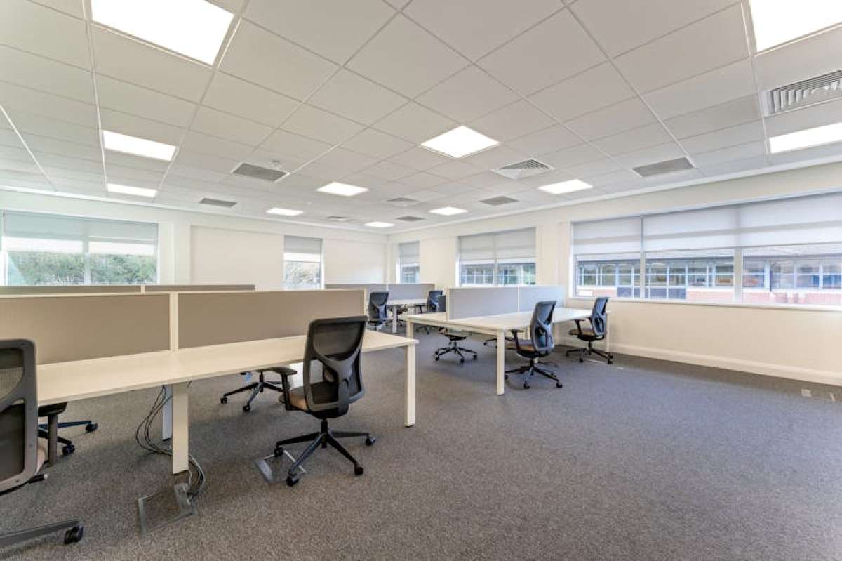 Office in Farnham - photo 3