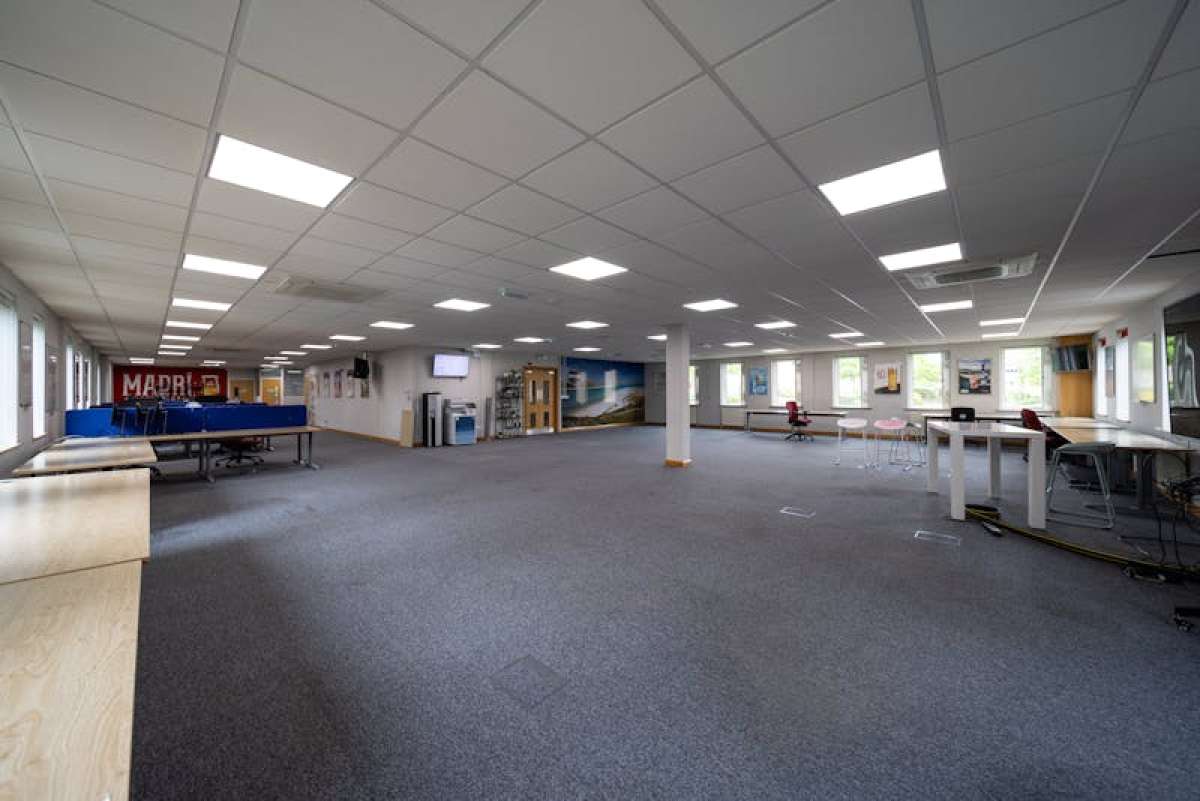Office in Cardiff - photo 3