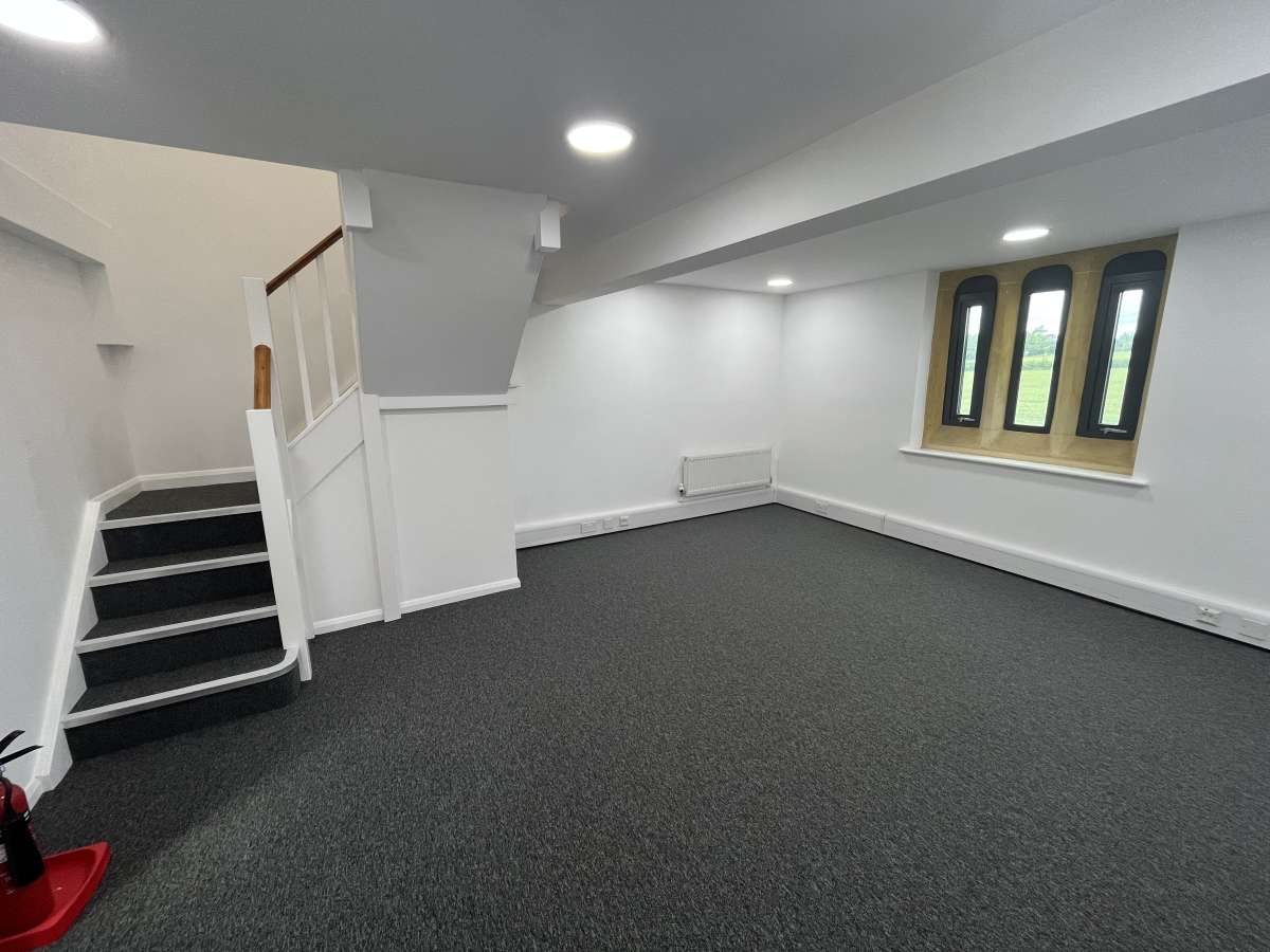 Office in Newtown Unthank - photo 4
