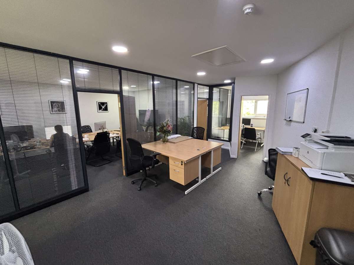 Office in Leicester - photo 2