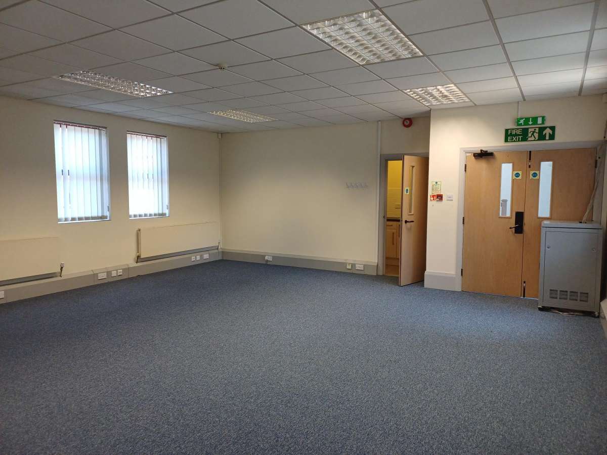 Office in Corby - photo 2