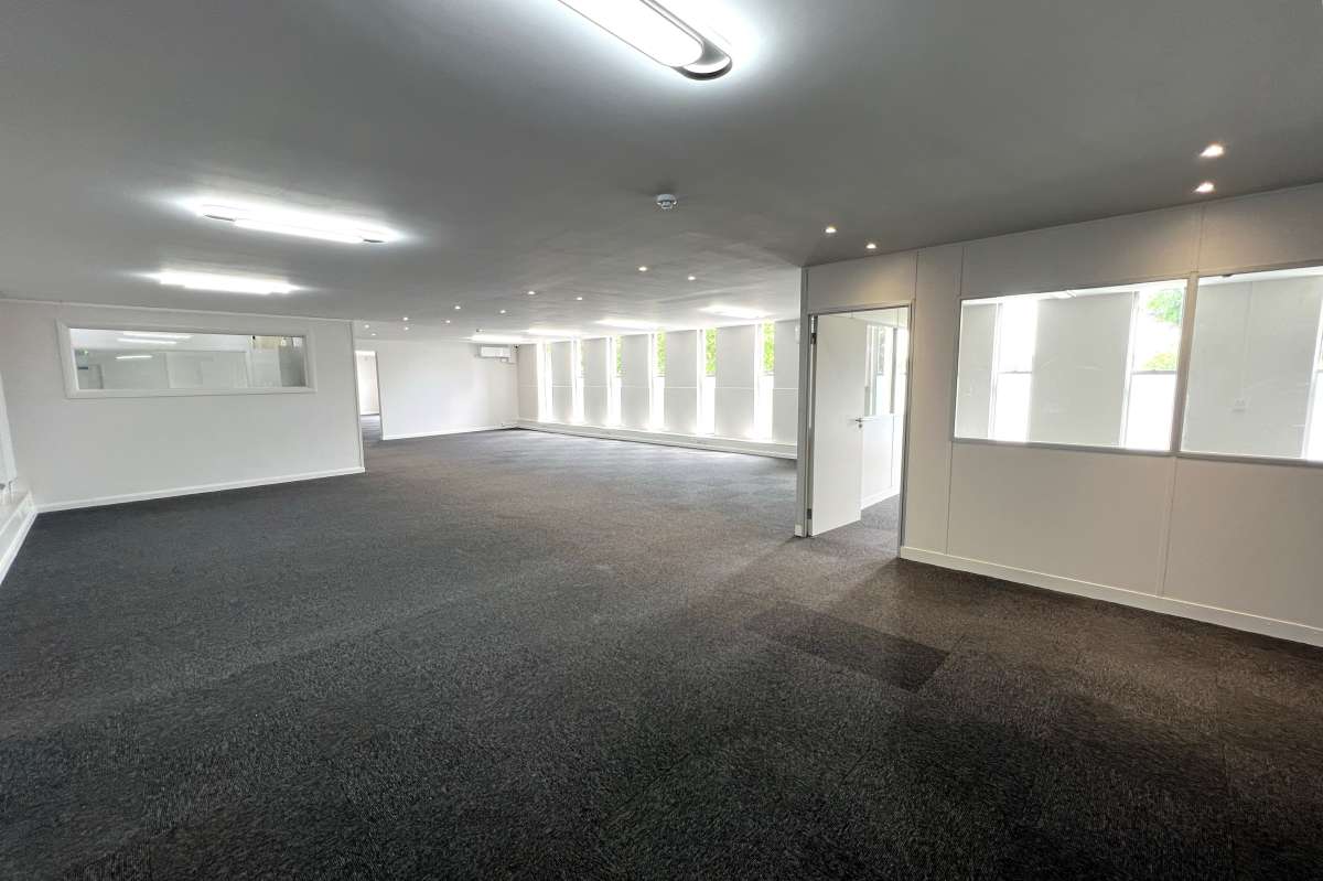 Office in Romford - photo 2