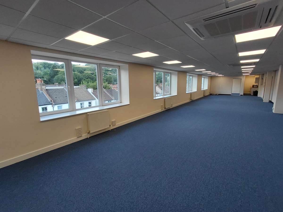 Office in Kenley - photo 3