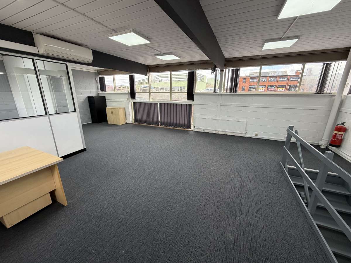 Office in Leicester - photo 3