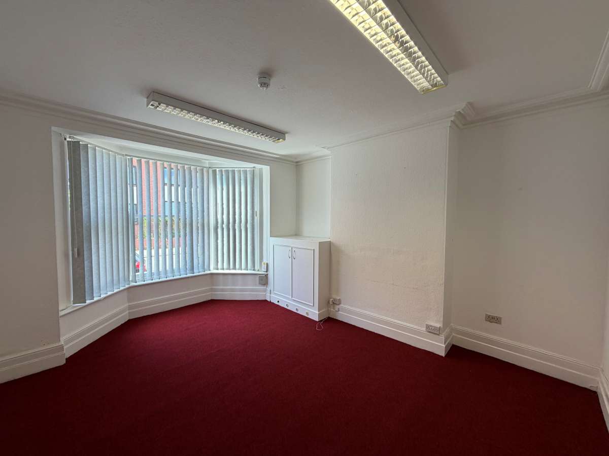 Office in Leicester - photo 3