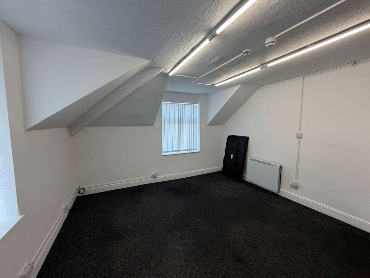 Office in Leicester - photo 3