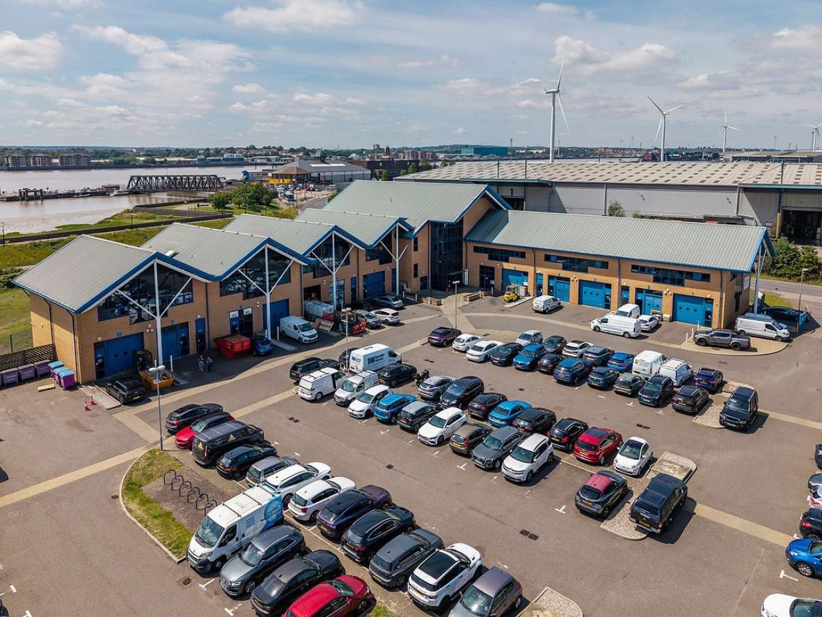 Office in Tilbury - photo 2