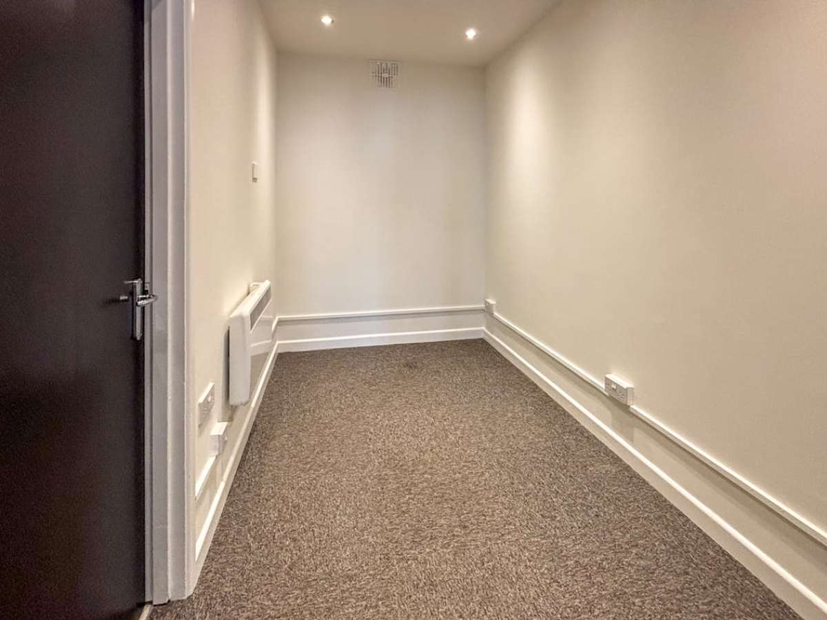 Office in Ringwood - photo 2
