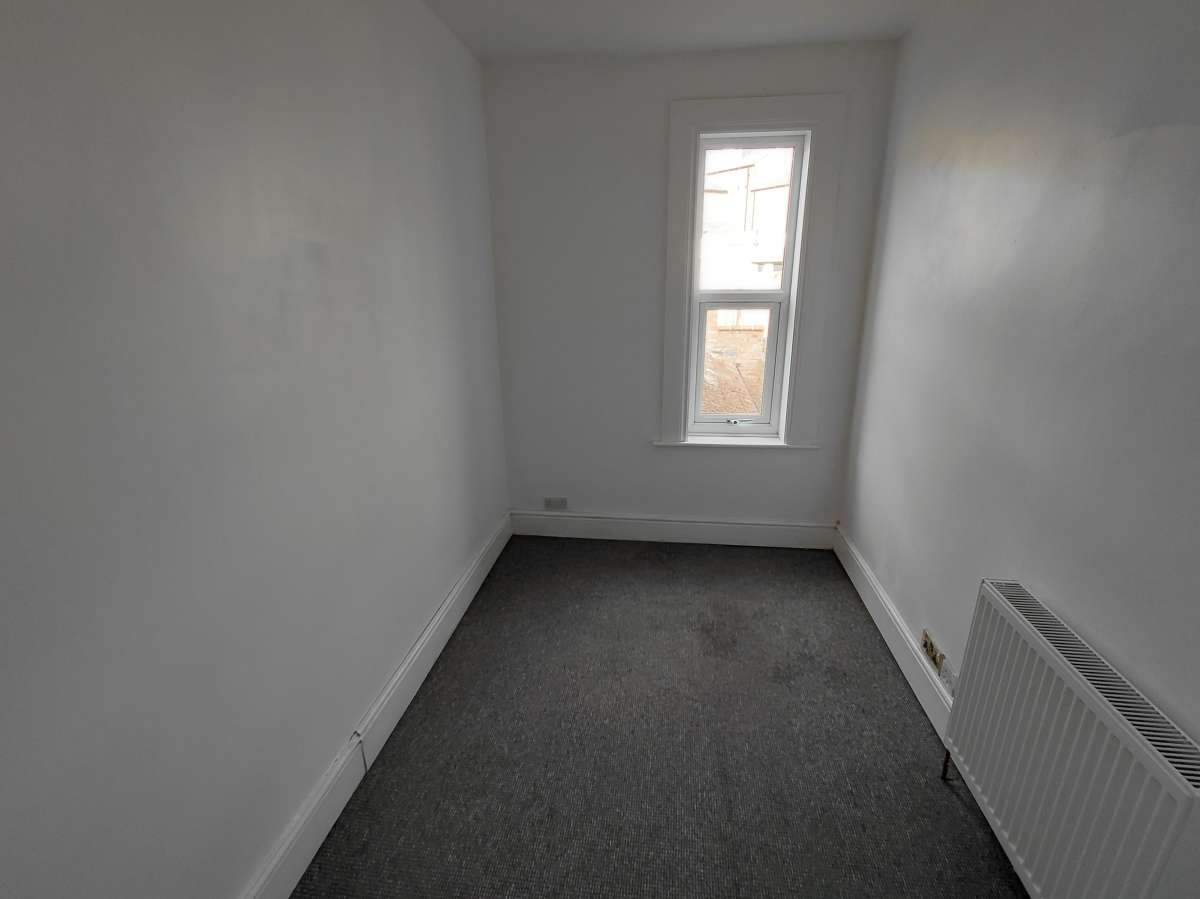 Office in Lincoln - photo 3