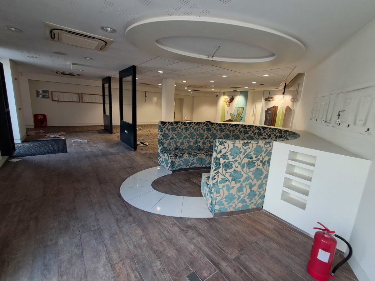 Office in Staines - photo 2