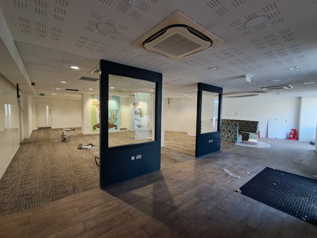 Office in Staines - photo 3