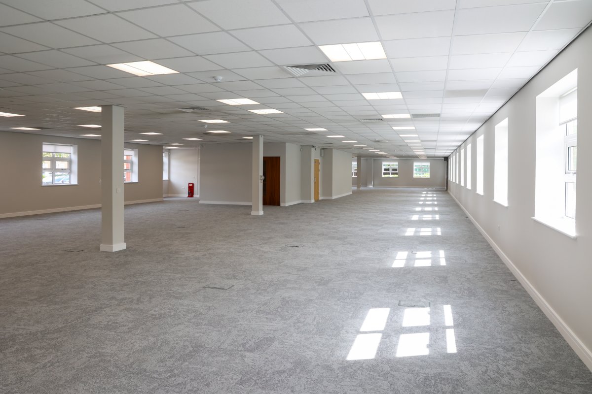 Office in Wolverhampton - photo 4