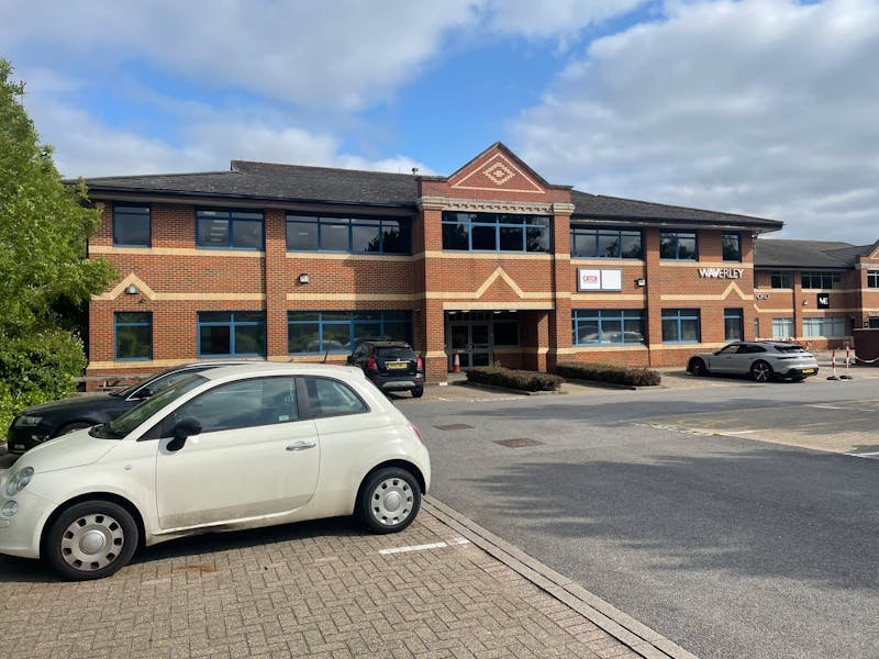 Office in Farnham - photo 2