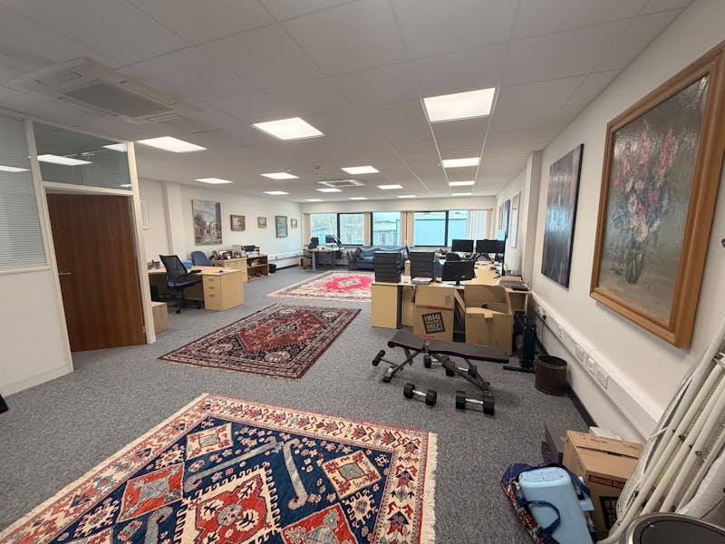 Office in Farnham - photo 3