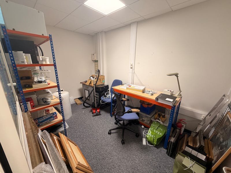 Office in Farnham - photo 4