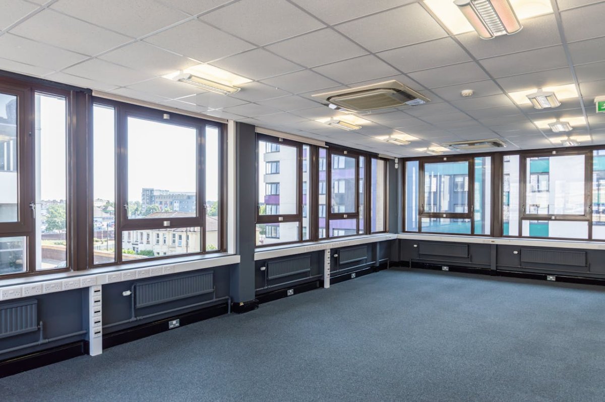 Office in Bournemouth - photo 4