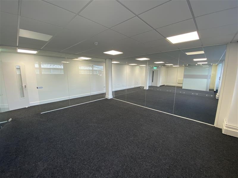 Office in Halesowen - photo 2