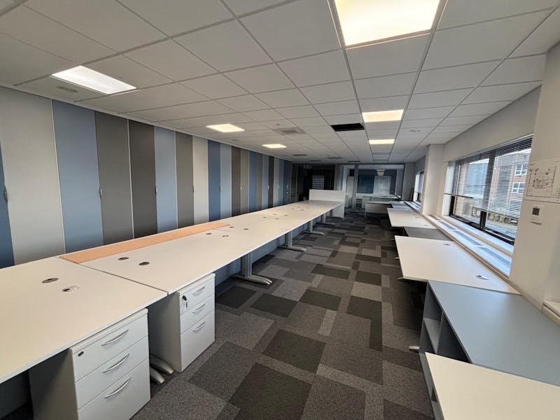 Office in Chessington - photo 2