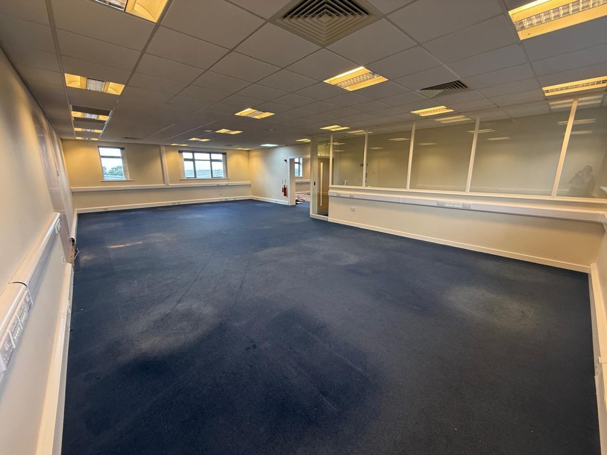 Office in Bardon Hill - photo 4