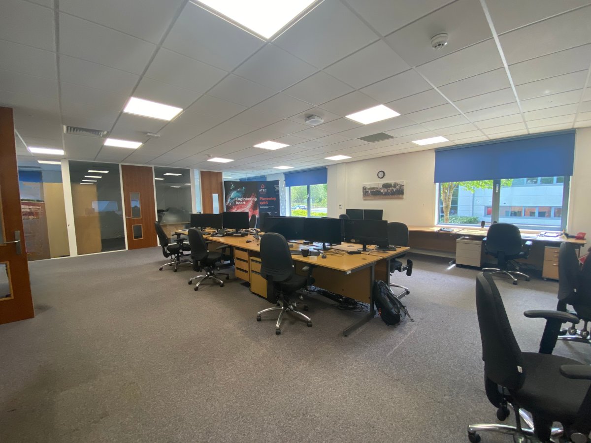 Office in Wolverhampton - photo 2