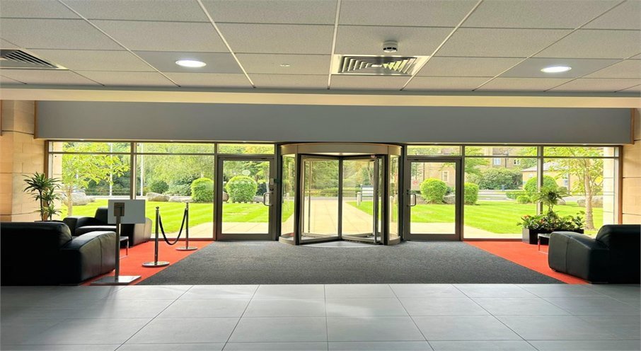 Office in Egham - photo 2