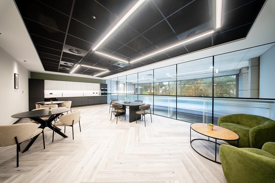 Office in Egham - photo 3