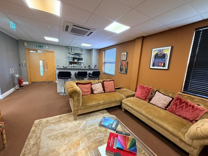 Office in Fareham - photo 4