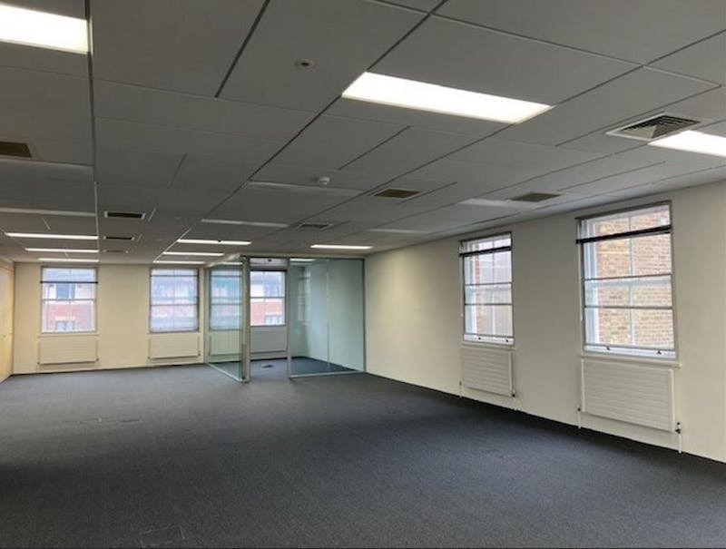 Office in Egham - photo 3