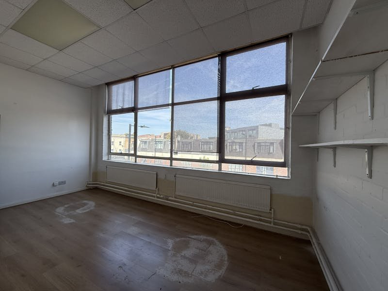 Office in London - photo 2