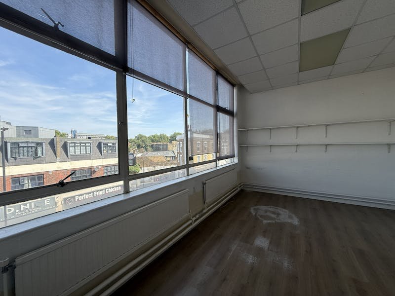 Office in London - photo 3